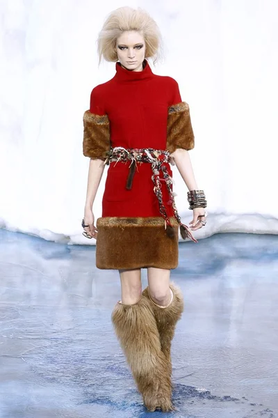 Look 18